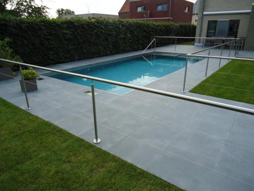 Inox zwembad met leuning