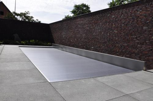 Gesloten inox zwembad met bedekking