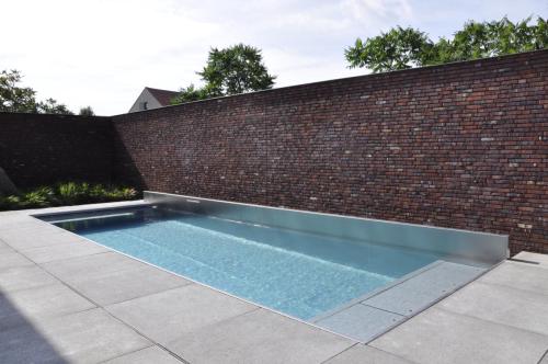 Inox zwembad met ingebouwde fontein